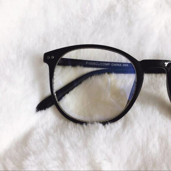 Tori Black Computer Blue Light Glasses - Picture 10 of 14